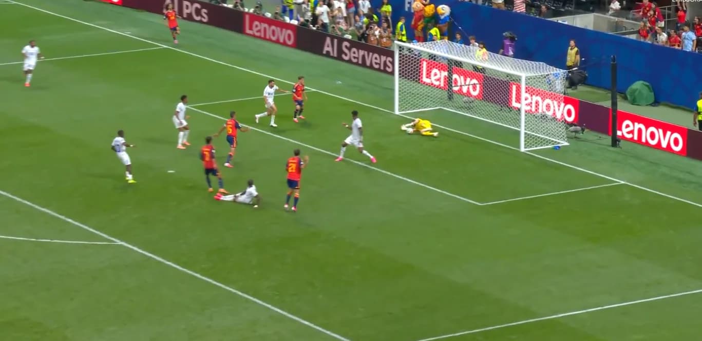Goleiro Vozinha faz atuação histórica na Copa do Mundo